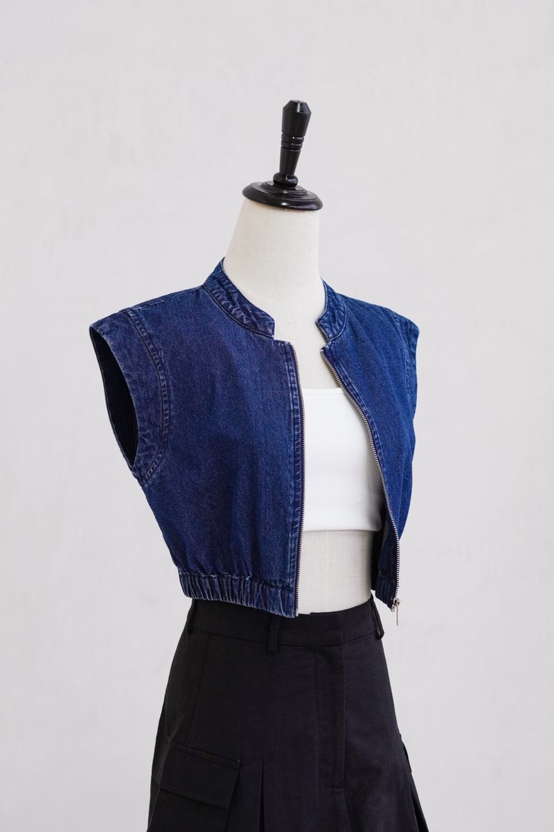 Nala Front Zip Denim Crop Top in Dark Wash (XL)