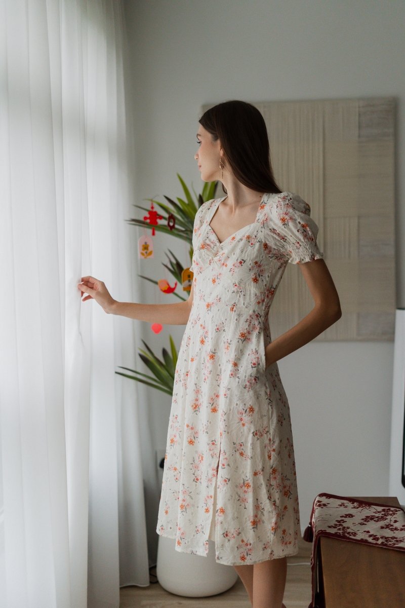 Elise Floral Ruched Eyelet Midi Dress in Pink (XS)