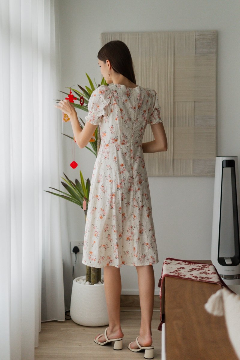 Elise Floral Ruched Eyelet Midi Dress in Pink (XS)