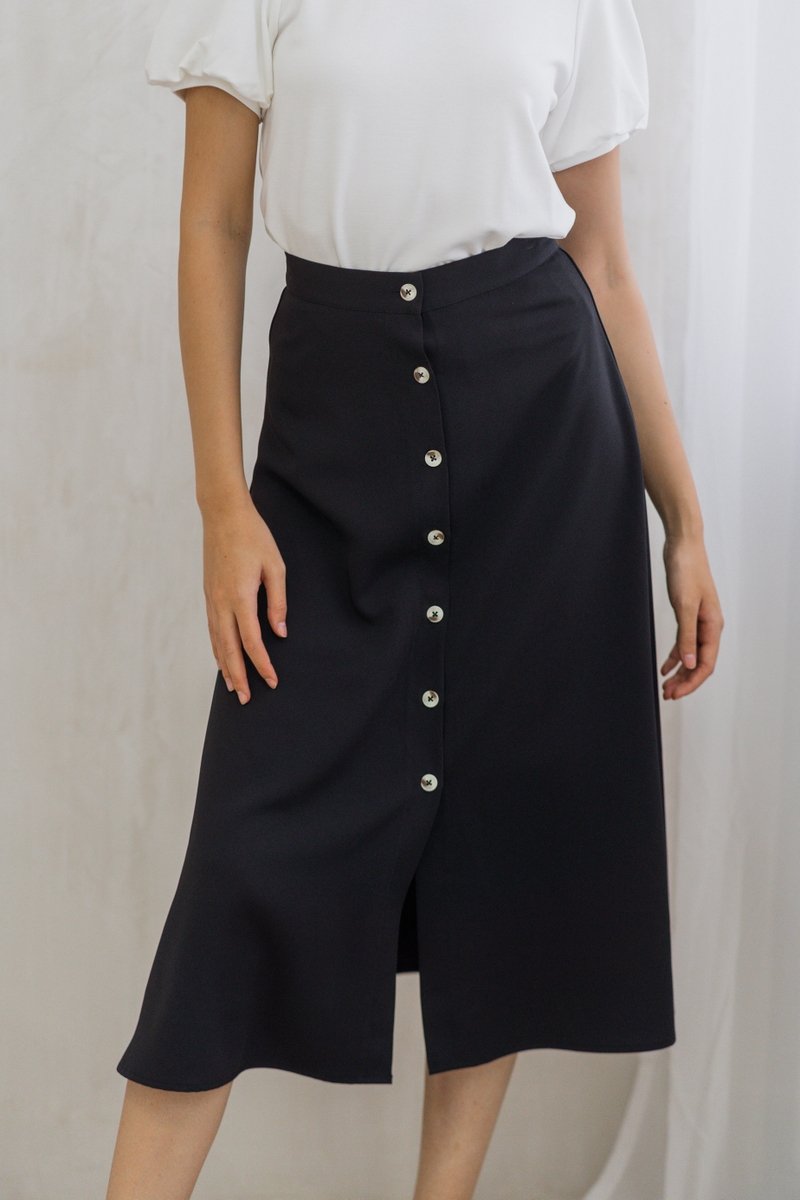 Corina Button Down Midi Skirt in Black (XS)
