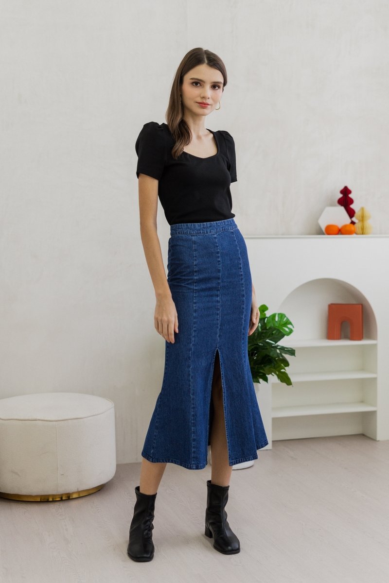 Izabel Ribbed Cotton Sweetheart Top in Black (XS)