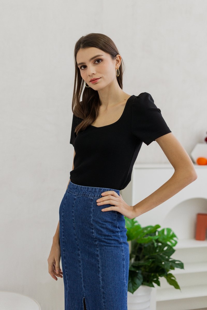 Izabel Ribbed Cotton Sweetheart Top in Black (XS)