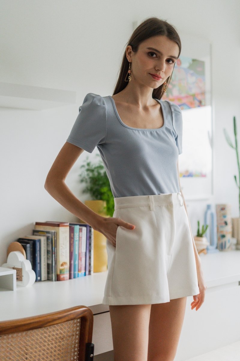 Jazmine Tailored Shorts in White (XS)