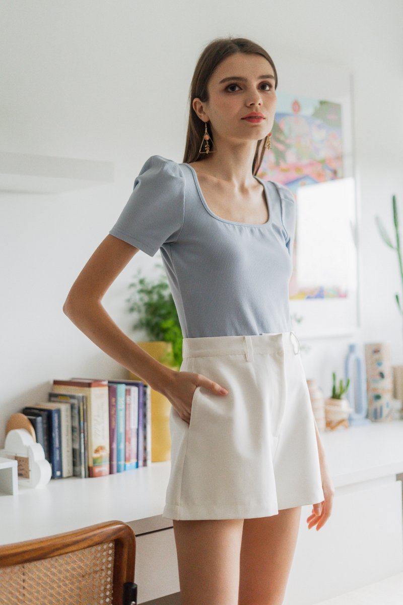 Jazmine Tailored Shorts in White (XS)