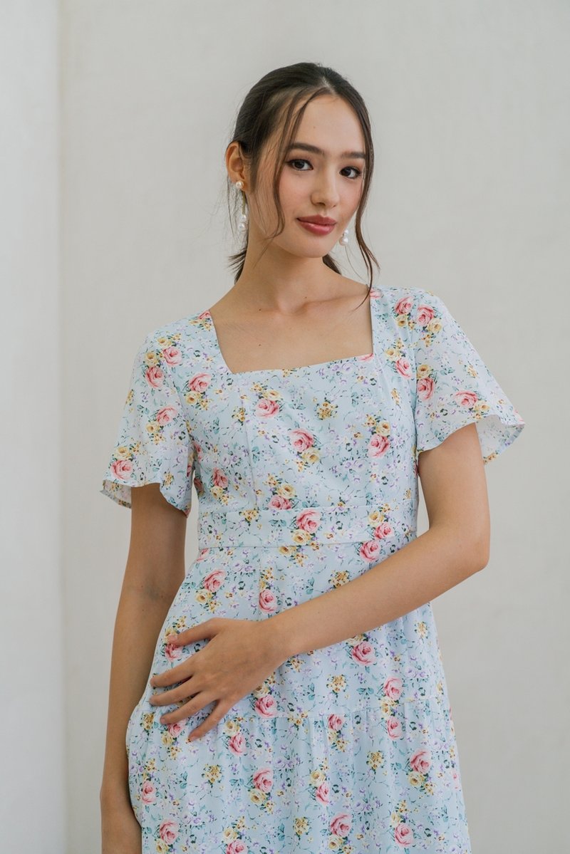 Winnie Floral Tiered Maxi Dress in Blue (XS)