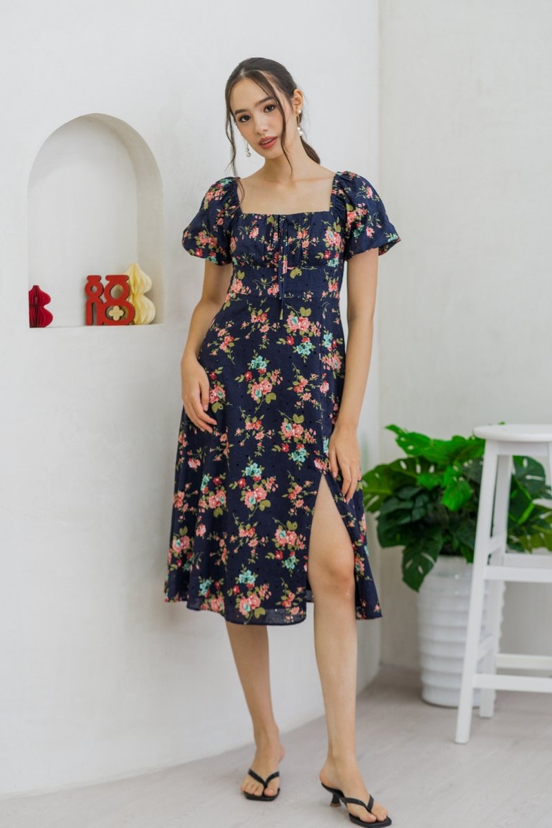Jasmine Floral Ruched Midi Dress in Navy (XS)