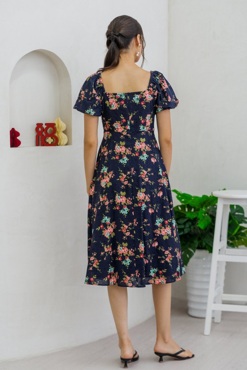 Jasmine Floral Ruched Midi Dress in Navy (XS)