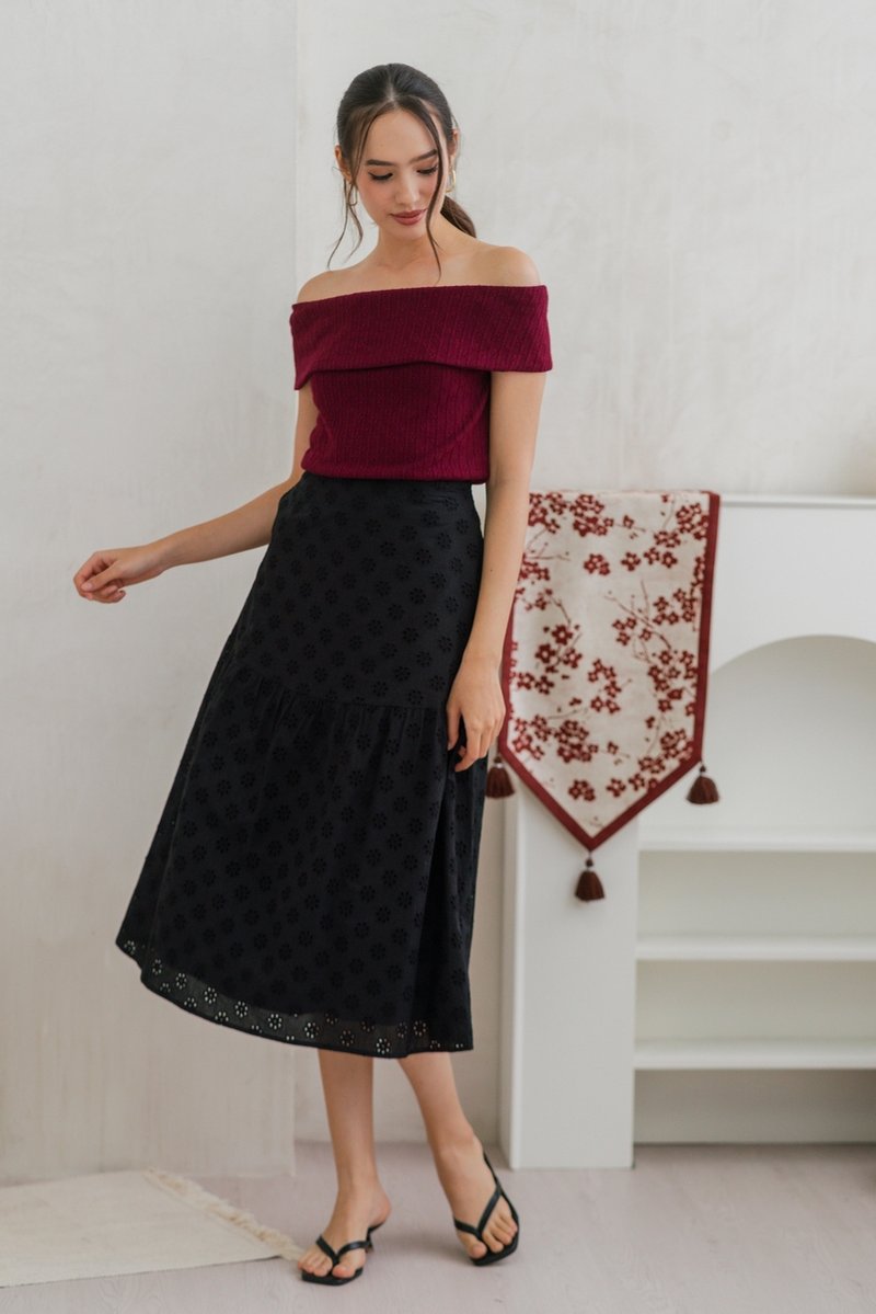 Anna Floral Eyelet Midi Tiered Skirt in Black (S)
