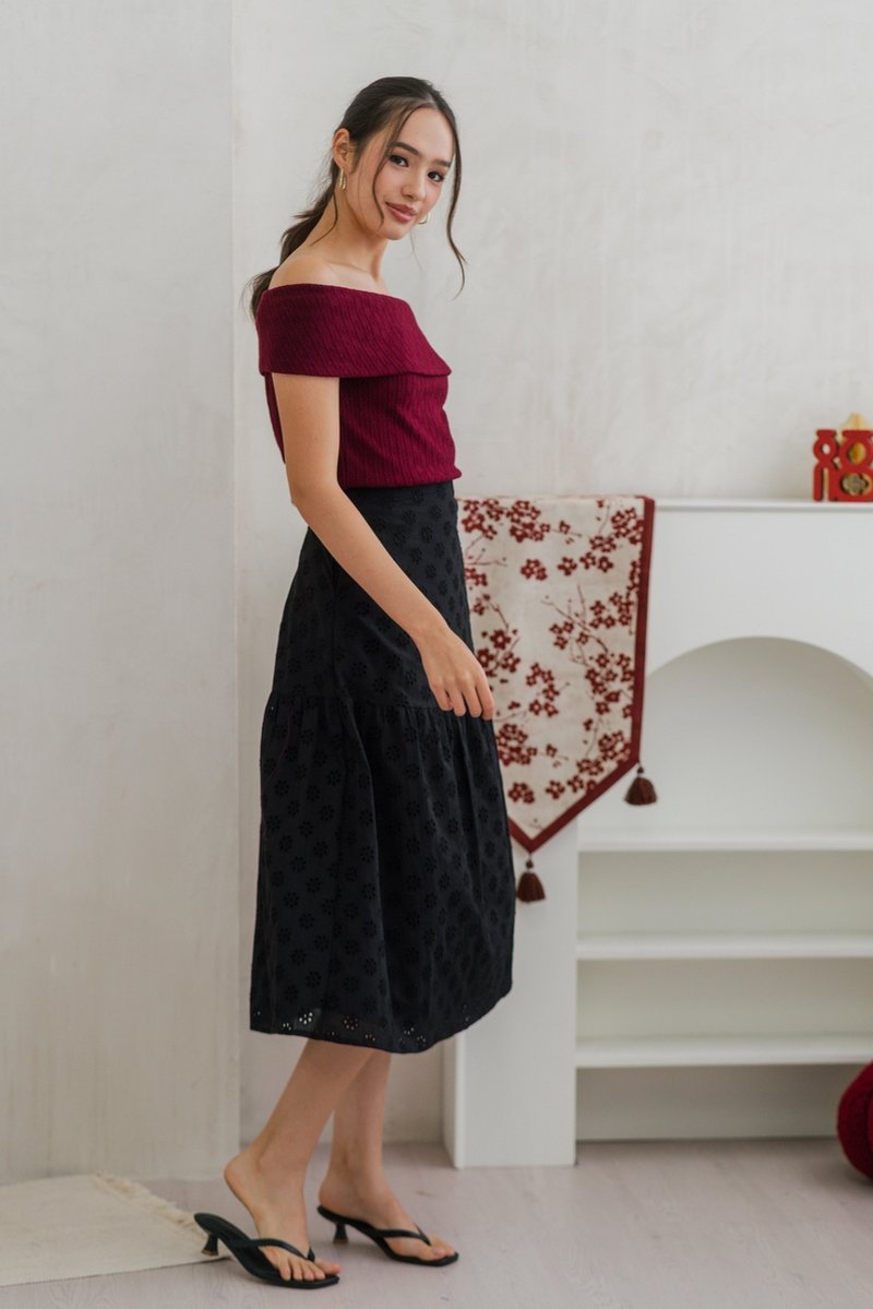 Anna Floral Eyelet Midi Tiered Skirt in Black (S)