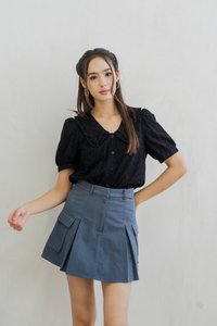 Demi Peterpan Collar Eyelet Shirt in Black (XS)