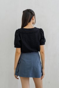 Demi Peterpan Collar Eyelet Shirt in Black (XS)