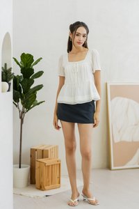 Anne Textured Tie Ribbon Top in White (XS)