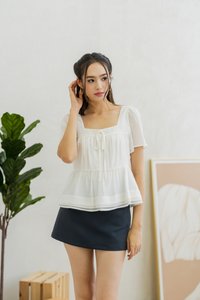 Anne Textured Tie Ribbon Top in White (XS)