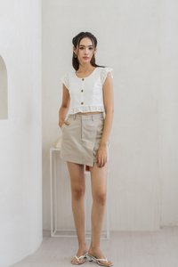 Azzy Eyelet Button Top in White (XL)