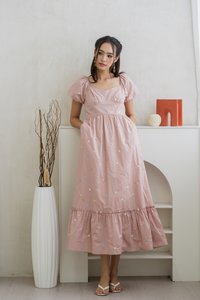 Valerie Floral Embroidered Sweetheart Maxi Dress in Pink (XS)