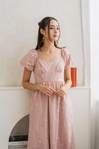 Valerie Floral Embroidered Sweetheart Maxi Dress in Pink (XS)