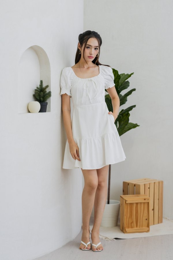 Katherine Smocked Dress in White (XS)