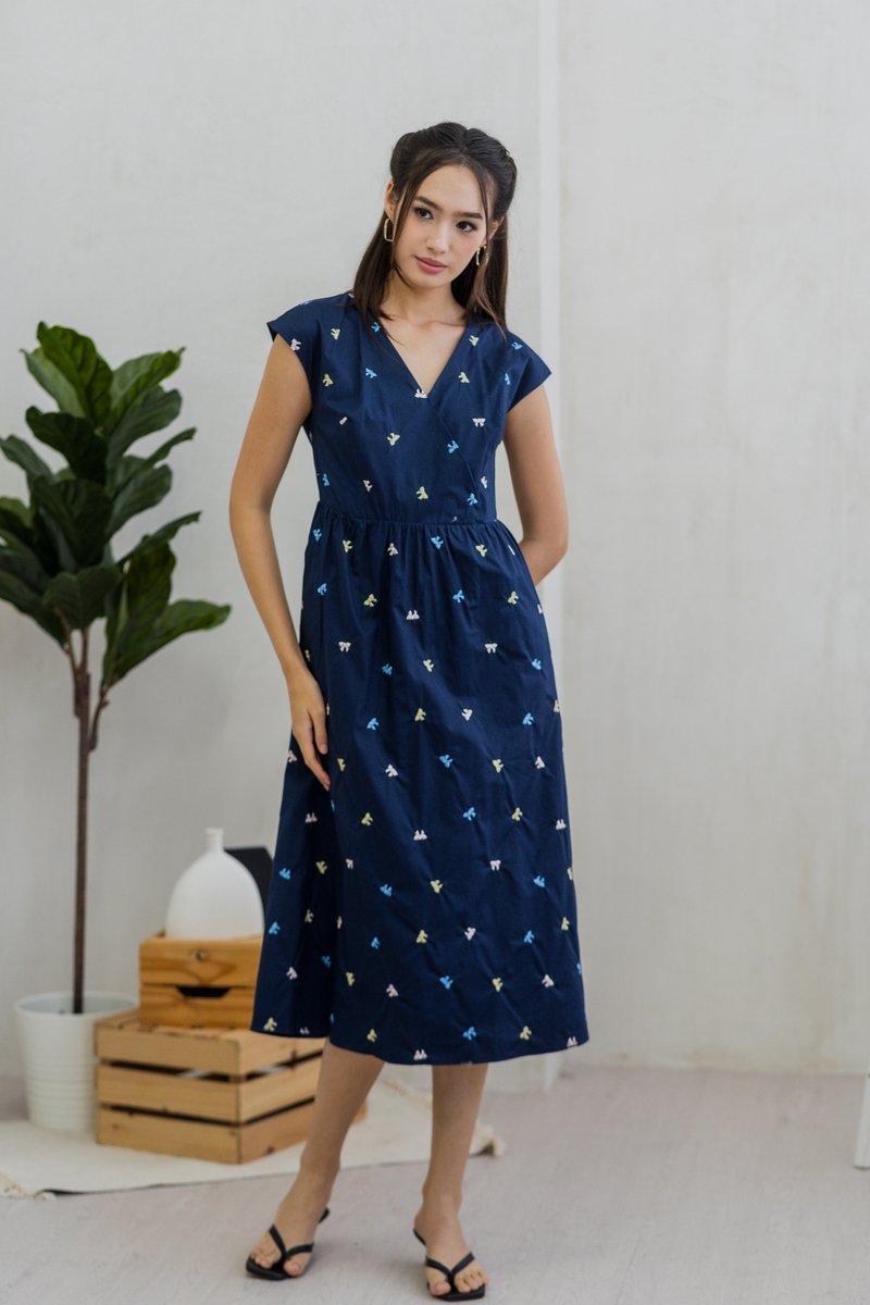 Bernice Ribbon Embroidery Overlap Midi Dress in Navy (XS)