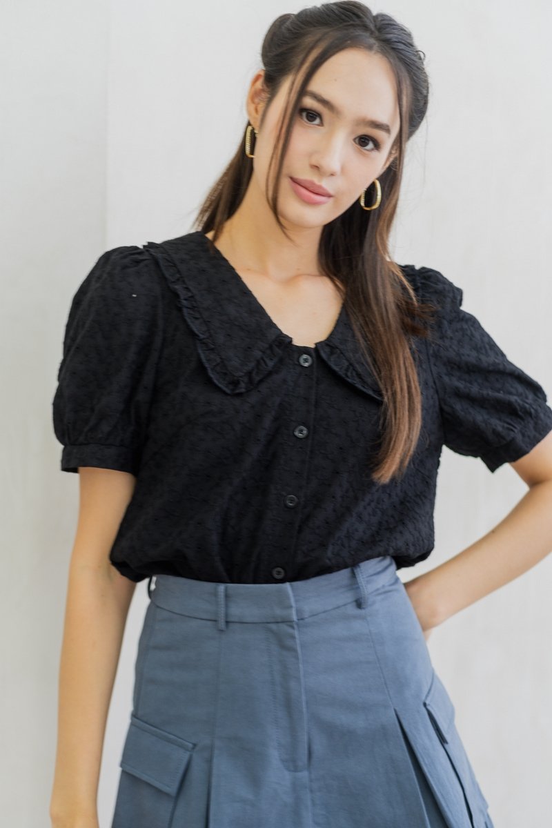 Demi Peterpan Collar Eyelet Shirt in Black (XS)