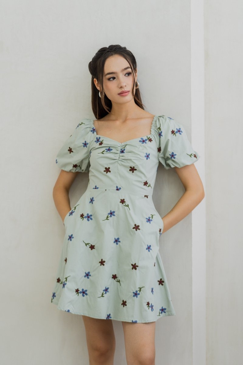 Muriel Sweetheart Puff Sleeves Dress in Sage (XS)