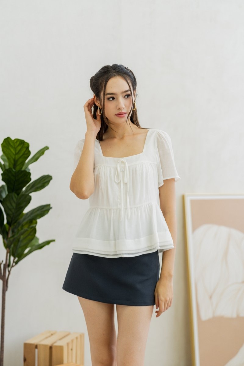 Anne Textured Tie Ribbon Top in White (XS)