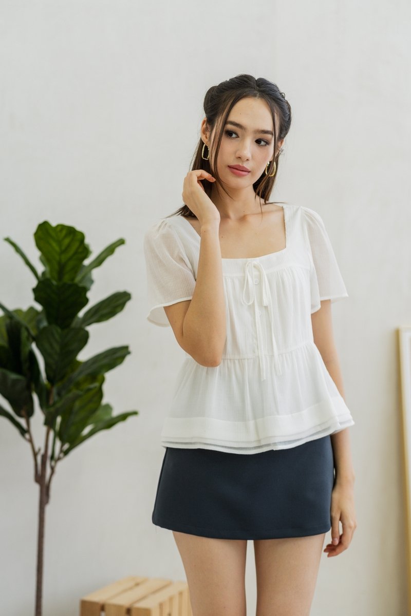 Anne Textured Tie Ribbon Top in White (XS)