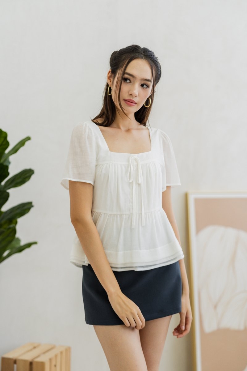 Anne Textured Tie Ribbon Top in White (XS)