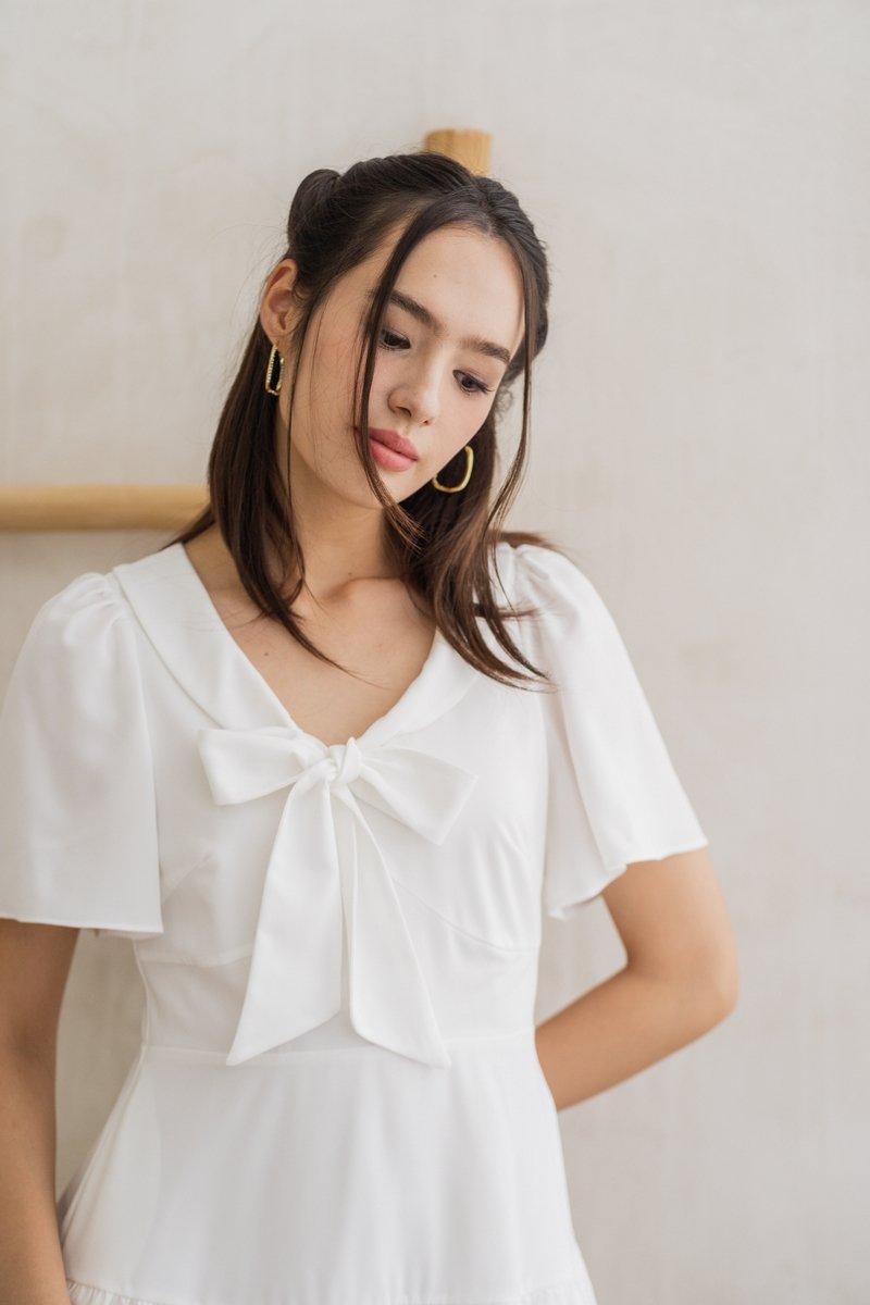 Darlene Ribbon Tiered Dress in White (XS)