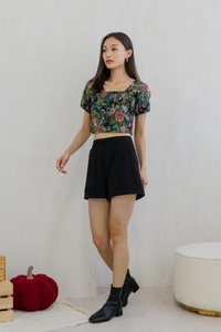 Araia Textured Floral Smocked Top in Forest
