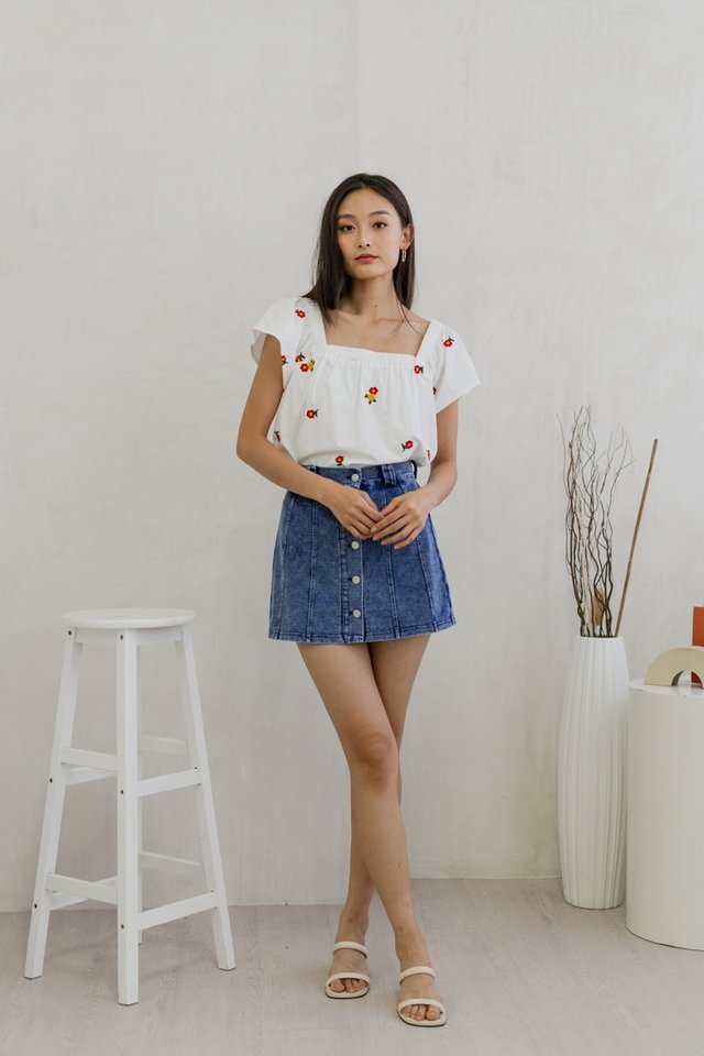 Mindy Embroidery Square Neck Top In White