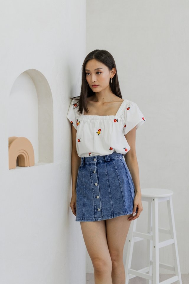 Mindy Embroidery Square Neck Top In White