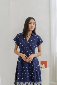 Safia Floral Embroidered Collared Maxi Dress In Navy (XS)