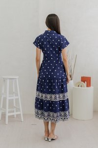 Safia Floral Embroidered Collared Maxi Dress In Navy (XS)
