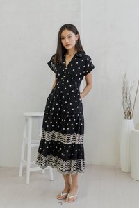 Safia Floral Embroidered Collared Maxi Dress In Black (XS)