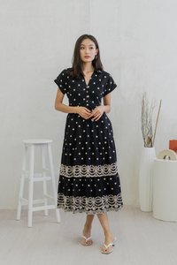 Safia Floral Embroidered Collared Maxi Dress In Black (XS)
