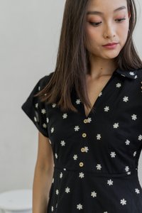 Safia Floral Embroidered Collared Maxi Dress In Black (XS)