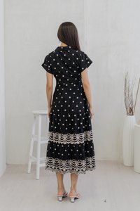 Safia Floral Embroidered Collared Maxi Dress In Black (XS)