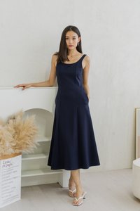Ausha Panel Midi Dress In Navy (XS)