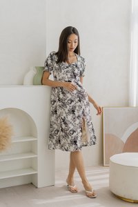 Macie Printed Floral Midi Dress In Black (XS)