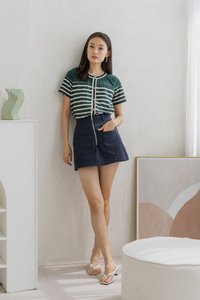 Alivia Front Zipper Denim Skorts in Navy