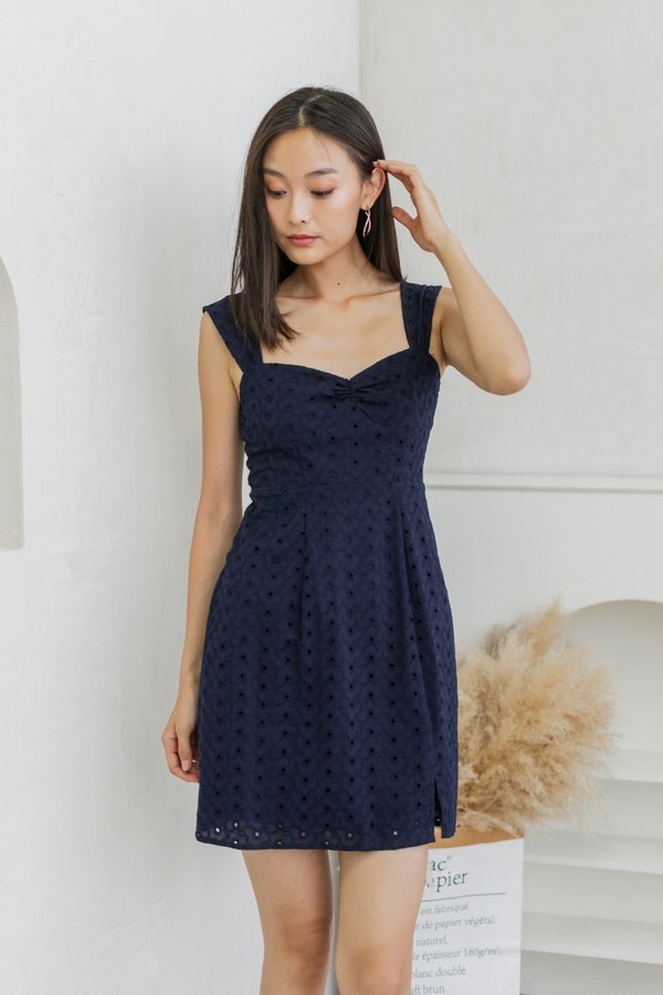 Tess Eyelet Sweetheart Dress In Navy (XS)