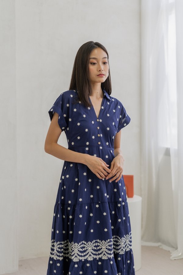Safia Floral Embroidered Collared Maxi Dress In Navy (XS)