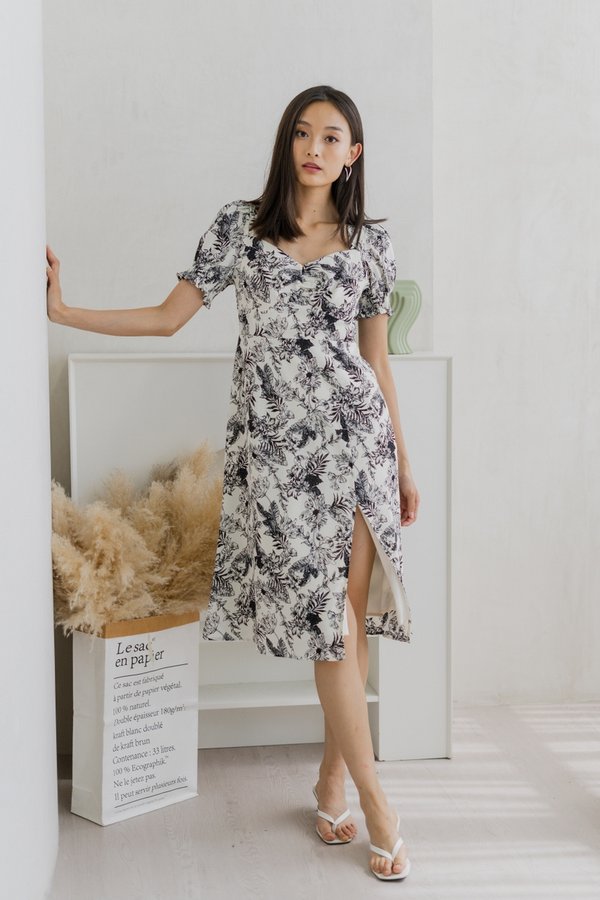 Macie Printed Floral Midi Dress In Black (XS)