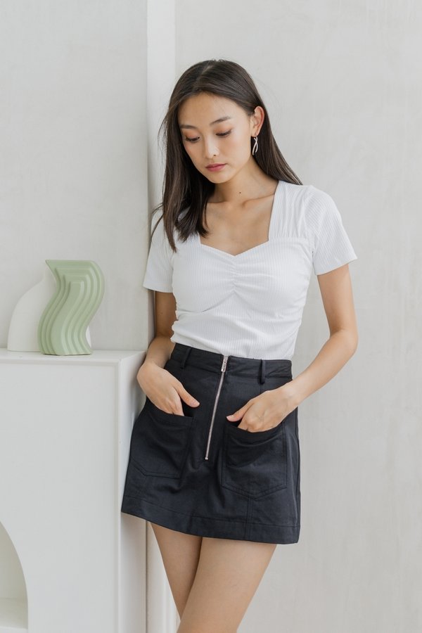 Alivia Front Zipper Denim Skorts in Black