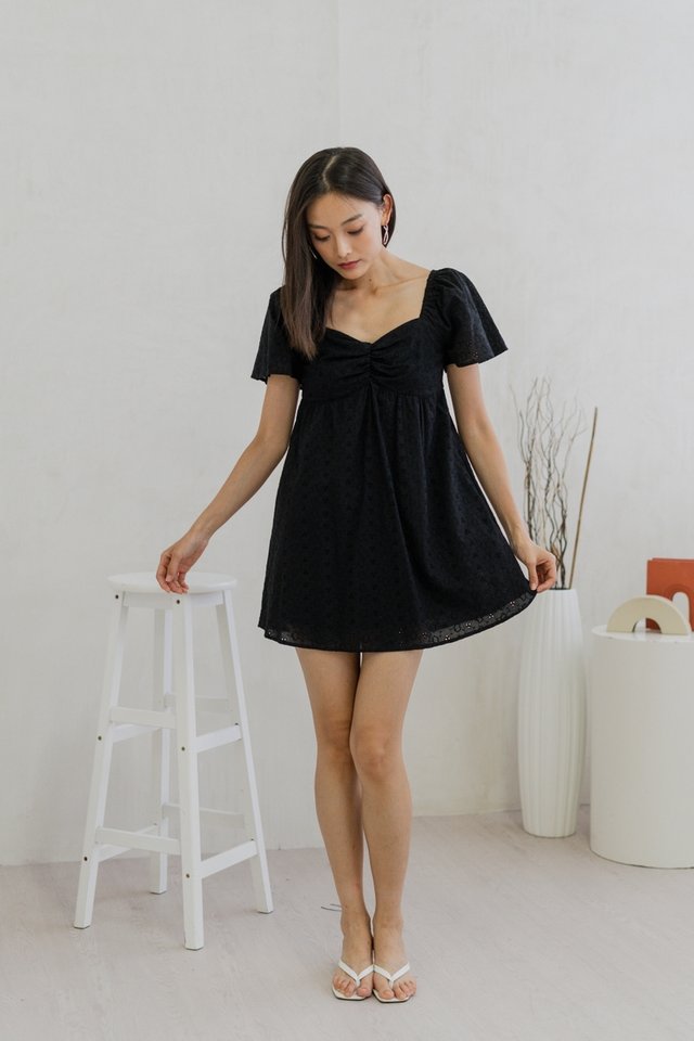 Clarin Eyelet Ruched Sweetheart Dress Romper In Black 