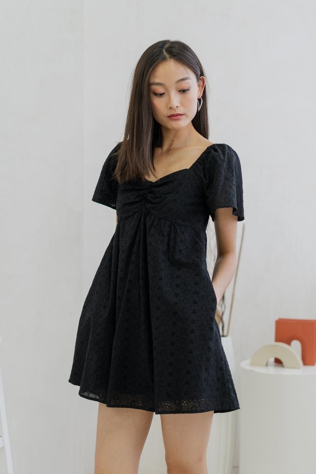 Clarin Eyelet Ruched Sweetheart Dress Romper In Black 