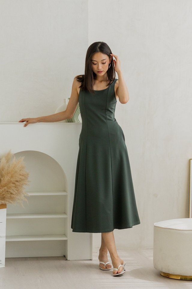 Ausha Panel Midi Dress In Olive Green