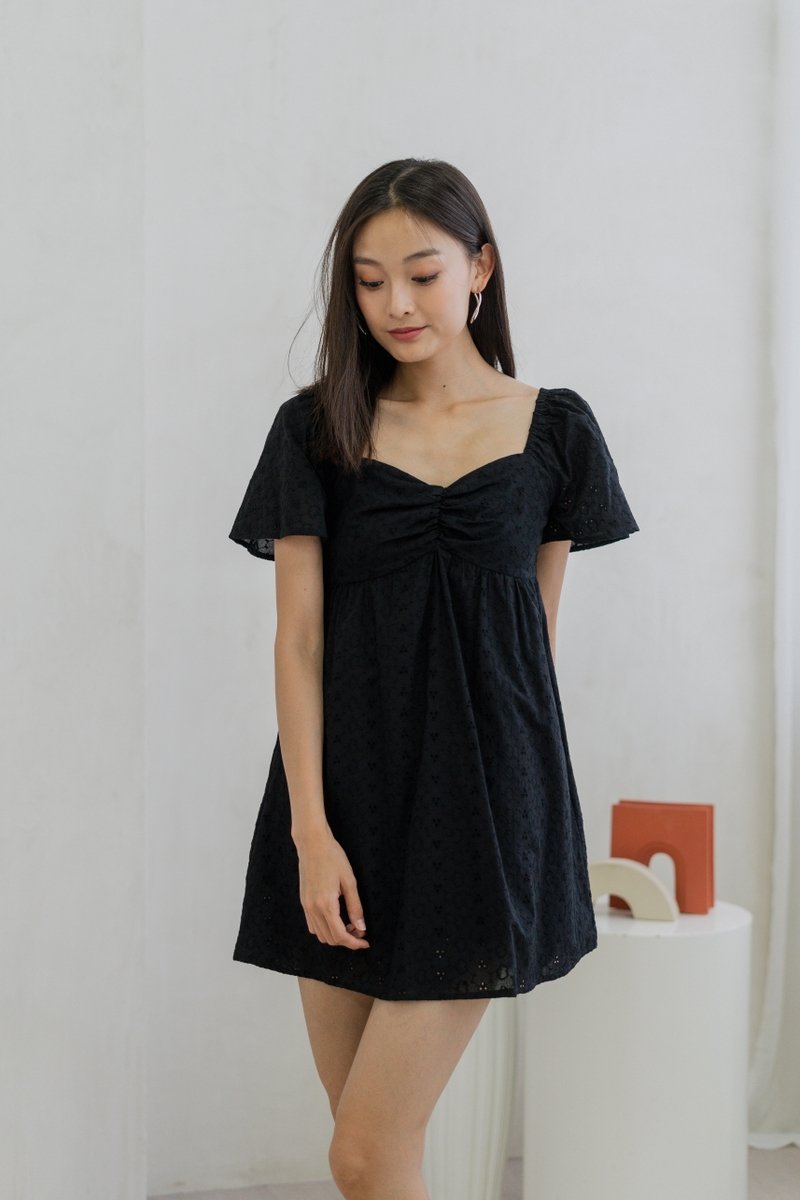 Clarin Eyelet Ruched Sweetheart Dress Romper In Black (S)