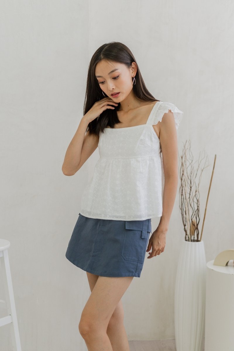 Tammi Eyelet Ruffle Top In White (L)