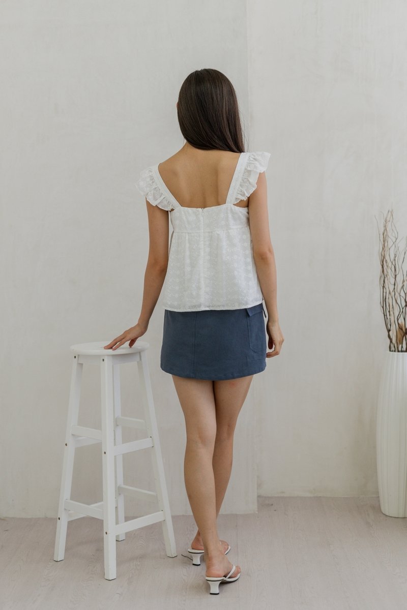 Tammi Eyelet Ruffle Top In White (L)